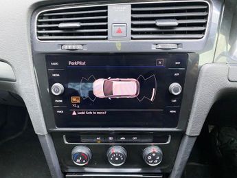 VOLKSWAGEN GOLF 1.6 TDI SE Nav Hatchback 5dr Diesel DSG Euro 6 (s/s) (115 ps)