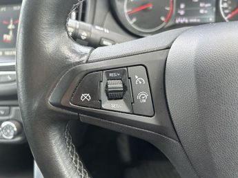 VAUXHALL ZAFIRA TOURER 1.4i Turbo SRi MPV 5dr Petrol Auto Euro 6 (140 ps)