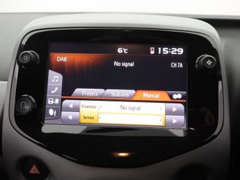 TOYOTA AYGO 1.0 VVT-i x-play Hatchback 5dr Petrol Manual Euro 6 (71 ps)