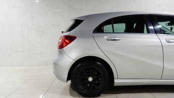 MERCEDES-BENZ A-CLASS 1.5 A180 CDI SE Hatchback 5dr Diesel 7G-DCT Euro 5 (s/s) (109 ps