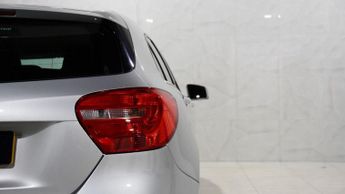 MERCEDES-BENZ A-CLASS 1.5 A180 CDI SE Hatchback 5dr Diesel 7G-DCT Euro 5 (s/s) (109 ps