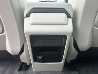 LAND ROVER DISCOVERY SPORT 2.0 SD4 HSE SUV 5dr Diesel Auto 4WD Euro 6 (s/s) (240 ps)