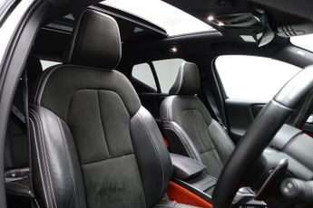 VOLVO XC40 2.0 T5 R-Design SUV 5dr Petrol Auto AWD Euro 6 (s/s) (247 ps)