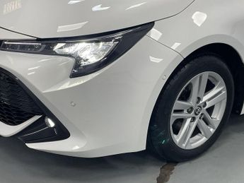 TOYOTA COROLLA 1.8 VVT-h GPF Icon Tech Touring Sports 5dr Petrol Hybrid CVT Eur