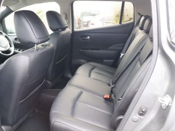 NISSAN LEAF 30kWh Tekna Hatchback 5dr Electric Auto (109 bhp)