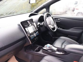 NISSAN LEAF 30kWh Tekna Hatchback 5dr Electric Auto (109 bhp)