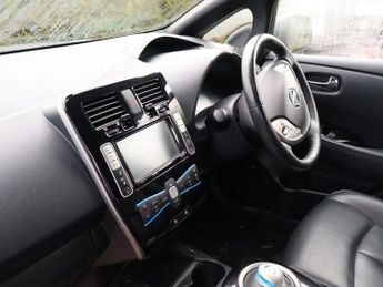 NISSAN LEAF 30kWh Tekna Hatchback 5dr Electric Auto (109 bhp)