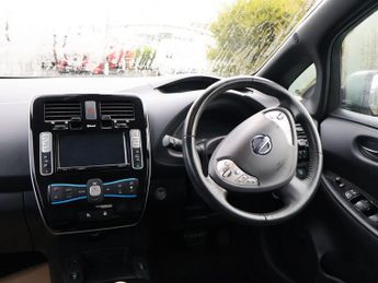 NISSAN LEAF 30kWh Tekna Hatchback 5dr Electric Auto (109 bhp)
