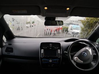 NISSAN LEAF 30kWh Tekna Hatchback 5dr Electric Auto (109 bhp)