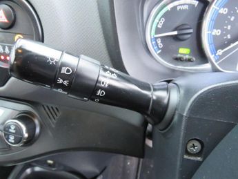 TOYOTA YARIS 1.5 VVT-h Icon Hatchback 5dr Petrol Hybrid E-CVT Euro 6 (101 ps)