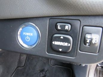 TOYOTA YARIS 1.5 VVT-h Icon Hatchback 5dr Petrol Hybrid E-CVT Euro 6 (101 ps)