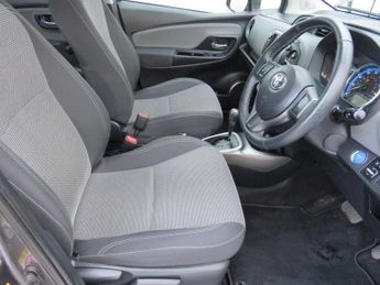 TOYOTA YARIS 1.5 VVT-h Icon Hatchback 5dr Petrol Hybrid E-CVT Euro 6 (101 ps)