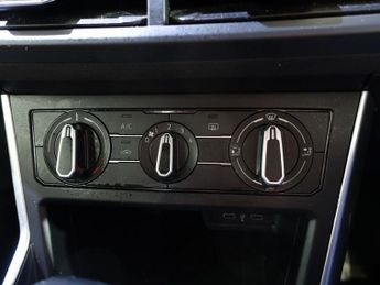 VOLKSWAGEN TAIGO 1.0 TSI Life SUV 5dr Petrol DSG Euro 6 (s/s) (110 ps)