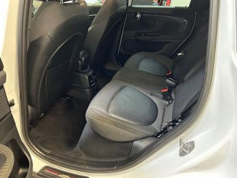 MINI COUNTRYMAN 1.5 7.6kWh Cooper SE SUV 5dr Petrol Plug-in Hybrid Auto ALL4 Eur