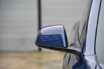 TESLA Model 3 (Dual Motor) Long Range Saloon 4dr Electric Auto 4WDE (346 ps)