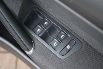 VOLKSWAGEN GOLF 2.0 TDI MATCH 5 DOOR