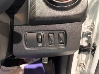 RENAULT CLIO 1.6 TCe Renaultsport Nav Hatchback 5dr Petrol EDC Euro 6 (200 ps