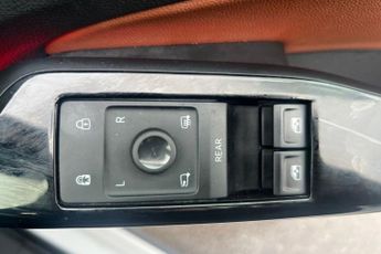 VOLKSWAGEN ID4 Pro Performance 77kWh 1ST Edition SUV 5dr Electric Auto (204 ps)