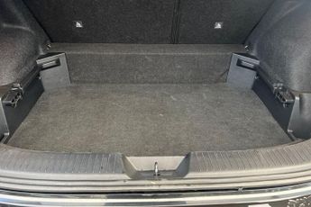 NISSAN QASHQAI 1.3 DIG-T MHEV N-Connecta SUV 5dr Petrol Hybrid XTRON Euro 6 (s/