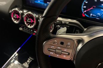 MERCEDES-BENZ GLA CLASS 2.0 GLA220d AMG Line (Executive) SUV 5dr Diesel 8G-DCT 4MATIC Eu