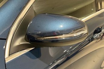 MERCEDES-BENZ GLA CLASS 2.0 GLA220d AMG Line (Executive) SUV 5dr Diesel 8G-DCT 4MATIC Eu