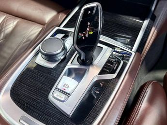 BMW 7 SERIES 3.0 730d M Sport Saloon 4dr Diesel Auto xDrive Euro 6 (s/s) (265