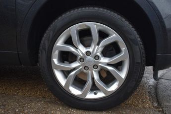 LAND ROVER DISCOVERY SPORT 2.0 TD4 HSE SUV 5dr Diesel Auto 4WD| PANORAMIC ROOF | HEATED SEA