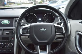 LAND ROVER DISCOVERY SPORT 2.0 TD4 HSE SUV 5dr Diesel Auto 4WD| PANORAMIC ROOF | HEATED SEA