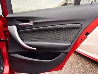 BMW 1 SERIES 1.5 116d SE Hatchback 5dr Diesel Auto Euro 6 (s/s) (116 ps)