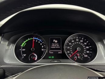VOLKSWAGEN E-GOLF e-Golf Hatchback 5dr Electric Auto (115 ps)
