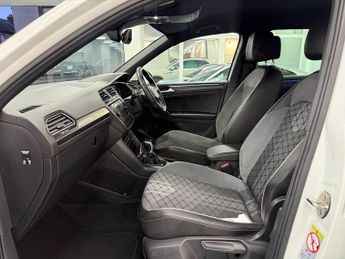 VOLKSWAGEN TIGUAN 1.5 TSI R-Line SUV 5dr Petrol DSG Euro 6 (s/s) (150 ps)
