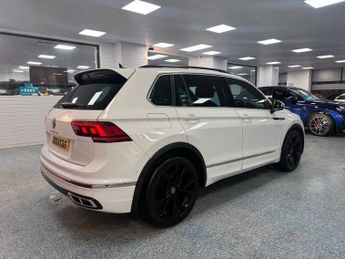 VOLKSWAGEN TIGUAN 1.5 TSI R-Line SUV 5dr Petrol DSG Euro 6 (s/s) (150 ps)