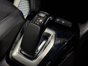 VAUXHALL Corsa Electric 50kWh Elite Nav Hatchback 5dr Electric Auto (7.4Kw Charger) (136