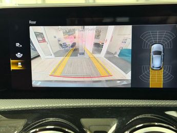 MERCEDES-BENZ A-CLASS 2.0 A35 AMG (Executive) Hatchback 5dr Petrol SpdS DCT 4MATIC Eur