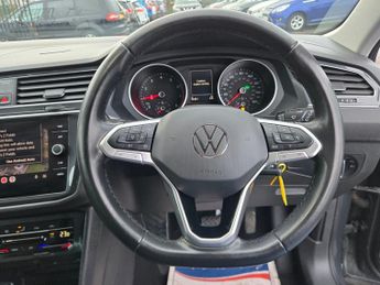 VOLKSWAGEN TIGUAN 1.5 TSI Life SUV 5dr Petrol DSG Euro 6 (s/s) (150 ps)