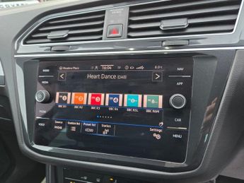 VOLKSWAGEN TIGUAN 1.5 TSI Life SUV 5dr Petrol DSG Euro 6 (s/s) (150 ps)