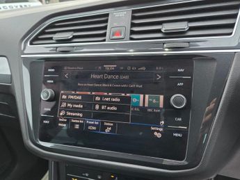 VOLKSWAGEN TIGUAN 1.5 TSI Life SUV 5dr Petrol DSG Euro 6 (s/s) (150 ps)