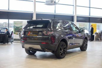 LAND ROVER DISCOVERY SPORT 2.0 TD4 HSE Black SUV 5dr Diesel Auto 4WD Euro 6 (s/s) (180 ps)