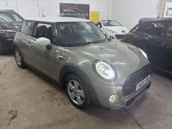MINI Hatch 1.5 Cooper Classic Hatchback 3dr Petrol Manual Euro 6 (s/s) (136