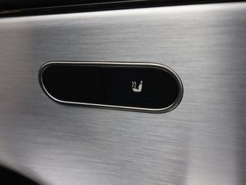 MERCEDES-BENZ A-CLASS 2.0 A35 AMG (Executive) Hatchback 5dr Petrol SpdS DCT 4MATIC Eur