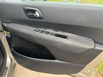 PEUGEOT 3008 1.6 BlueHDi Active SUV 5dr Diesel ETG Euro 6 (s/s) (120 ps)