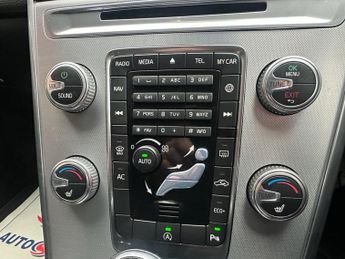 VOLVO XC60 2.0 D4 SE Nav SUV 5dr Diesel Auto Euro 6 (s/s) (190 ps)