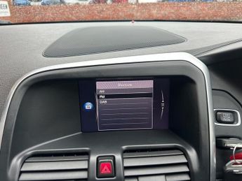 VOLVO XC60 2.0 D4 SE Nav SUV 5dr Diesel Auto Euro 6 (s/s) (190 ps)