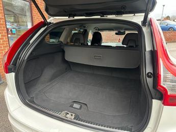 VOLVO XC60 2.0 D4 SE Nav SUV 5dr Diesel Auto Euro 6 (s/s) (190 ps)