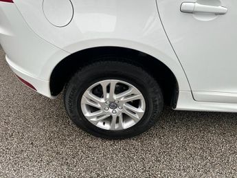 VOLVO XC60 2.0 D4 SE Nav SUV 5dr Diesel Auto Euro 6 (s/s) (190 ps)