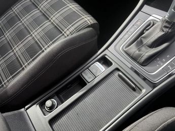 VOLKSWAGEN GOLF 2.0 TDI GTD Hatchback 5dr Diesel DSG Euro 6-2 FORMER KEEPERS FIN