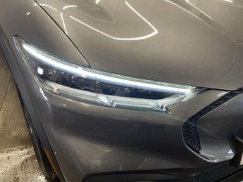 FORD MUSTANG MACH-E Standard Range 70kWh SUV 5dr Electric Automatic (269 ps)