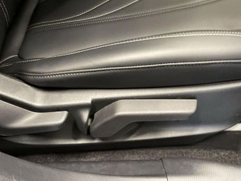 FORD MUSTANG MACH-E Standard Range 70kWh SUV 5dr Electric Automatic (269 ps)