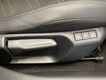 VAUXHALL Corsa Electric 50kWh Ultimate Hatchback 5dr Electric Auto (136 ps)