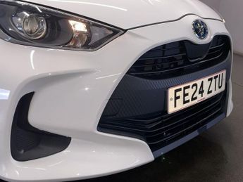 TOYOTA YARIS 1.5 VVT-h Icon Hatchback 5dr Petrol Hybrid E-CVT Euro 6 (s/s) (1